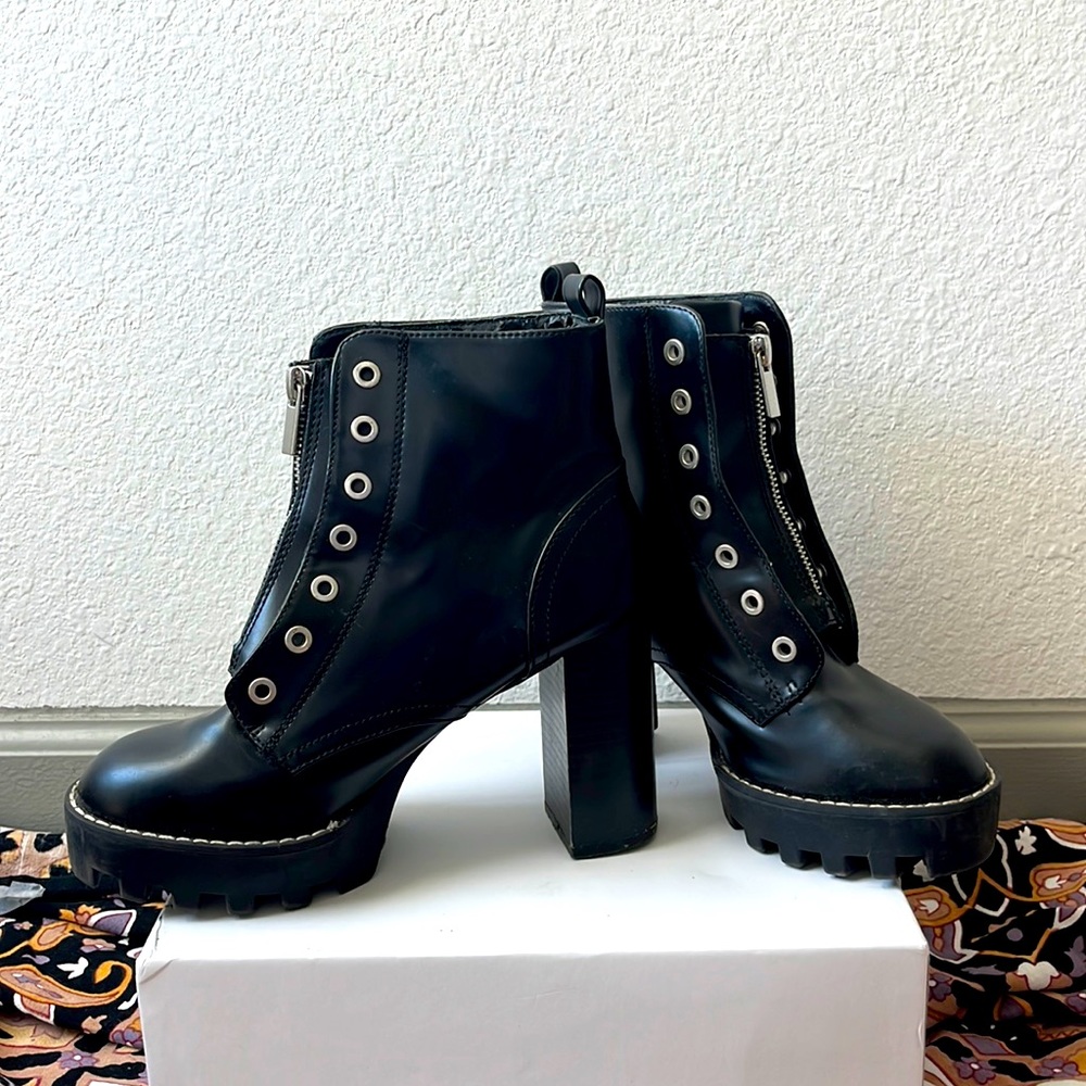 Black Zip Up Grunge Heeled Boots